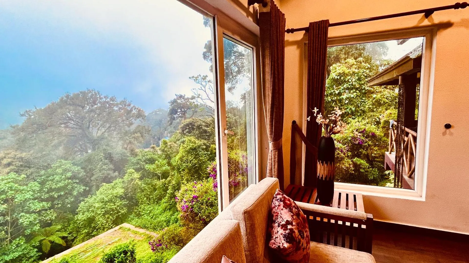 Nature Valley Farmhouse Resort By Raarees, Munnar #Lap Of Nature #Premium Rooms #Big Parking #Scenic View #Garden With Fireplace #Property Of The Year Hotel