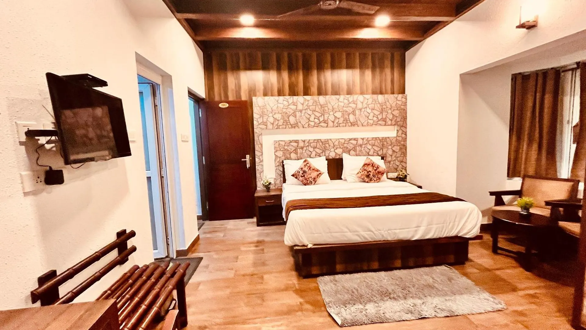 Nature Valley Farmhouse Resort By Raarees, Munnar #Lap Of Nature #Premium Rooms #Big Parking #Scenic View #Garden With Fireplace #Property Of The Year