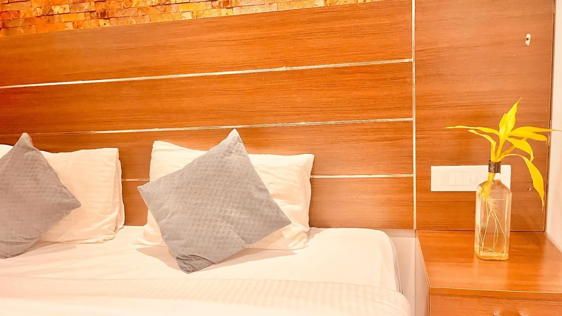 Nature Valley Farmhouse Resort By Raarees, Munnar #Lap Of Nature #Premium Rooms #Big Parking #Scenic View #Garden With Fireplace #Property Of The Year Ινδία