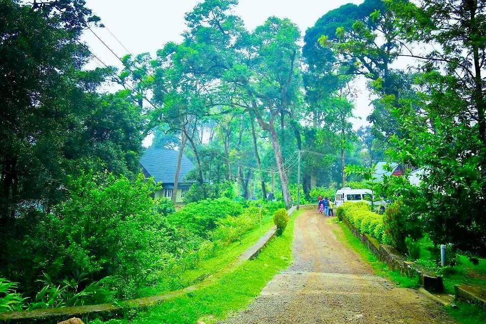 Nature Valley Farmhouse Resort By Raarees, Munnar #Lap Of Nature #Premium Rooms #Big Parking #Scenic View #Garden With Fireplace #Property Of The Year 4*,  Ινδία